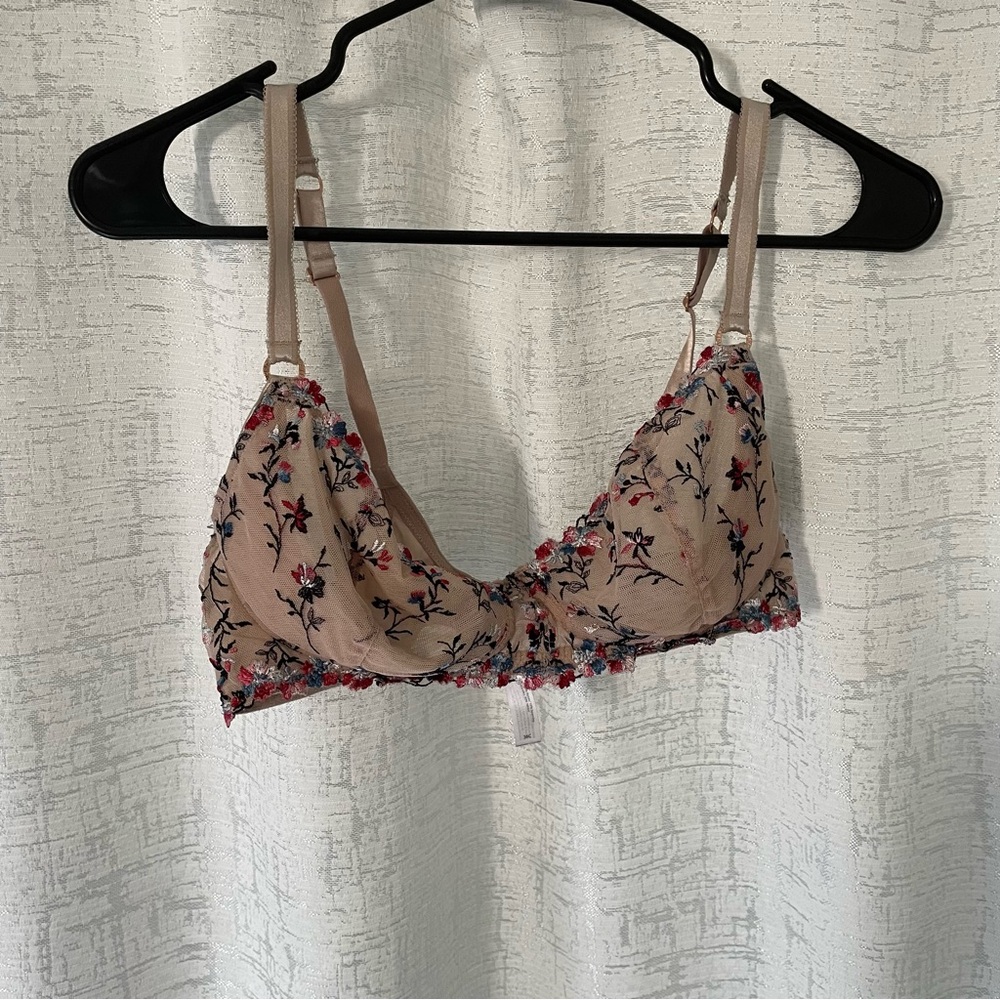 Sofia by Sofia Vergara Floral Embroidered Bra - Tan and Red